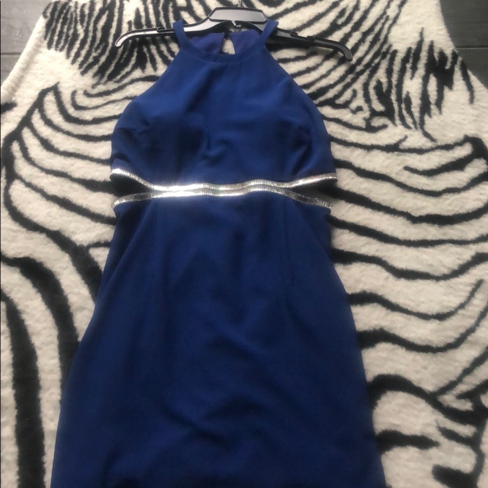 Dress - Picture 3 of 5